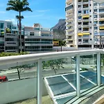 Frente Ao Mar Com Limpeza Diaria - Barra Da Tijuca