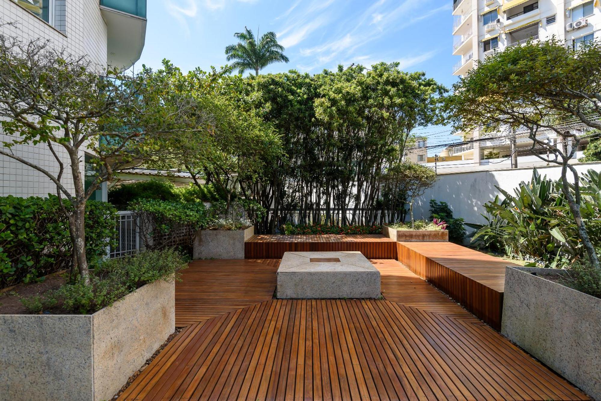 Frente Ao Mar Com Limpeza Diaria - Barra Da Tijuca Apartamento